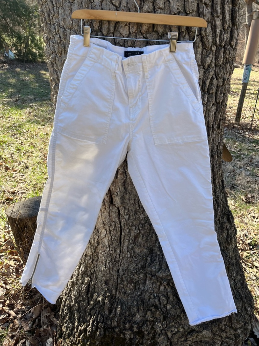 ⬇️Price Drop!⬇️ Sanctuary Standard Surplus Cargo Style Capris in size 29 - Picture 5 of 5